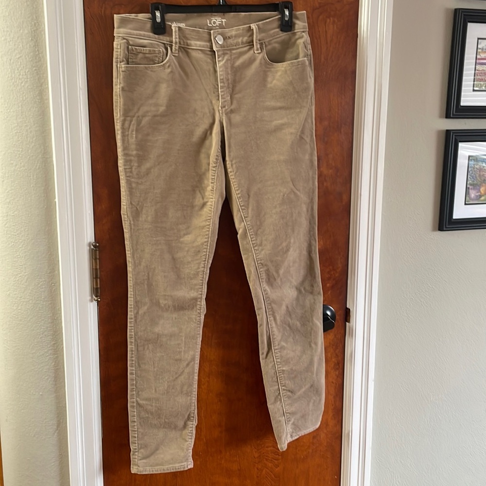 Ann Taylor Loft size 8 Modern Skinny tan corduroy